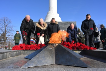 ������ �������� 80-� ��������� ������������ �� �������-���������� �����������