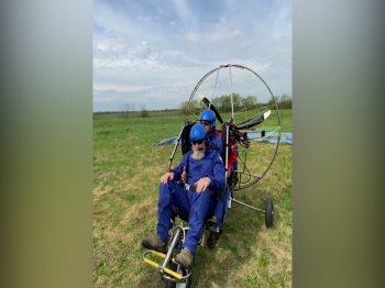 Путешественник Федор Конюхов и  пилот из Адыгеи Игорь Потапкин установили рекорд беспосадочного перелета на мотопараплане