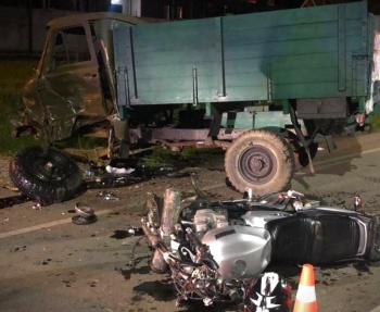 В Майкопе произошло жуткое столкновение мотоцикла с грузовиком 