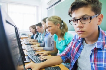Школьники Адыгеи могут пройти бесплатные курсы по программированию 