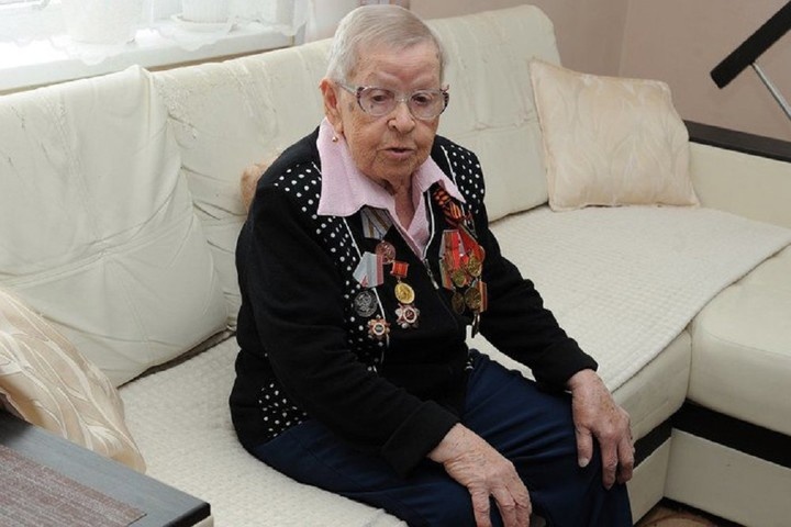 В Адыгее поздравили ветерана Евдокию Кустову со 102-м днем рождения