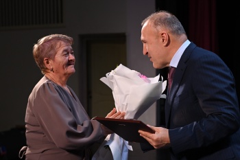 ����� �������� ��������� ������ ������ � ����������� ���� ������