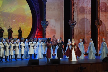 В Государственном Кремлевском дворце состоялся концерт в честь 100-летия государственности Адыгеи, Кабардино-Балкарии и Карачаево-Черкесии