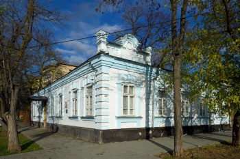Глава Адыгеи побывал в Доме семьи Соловьевых, являющемся памятником истории и архитектуры Майкопа